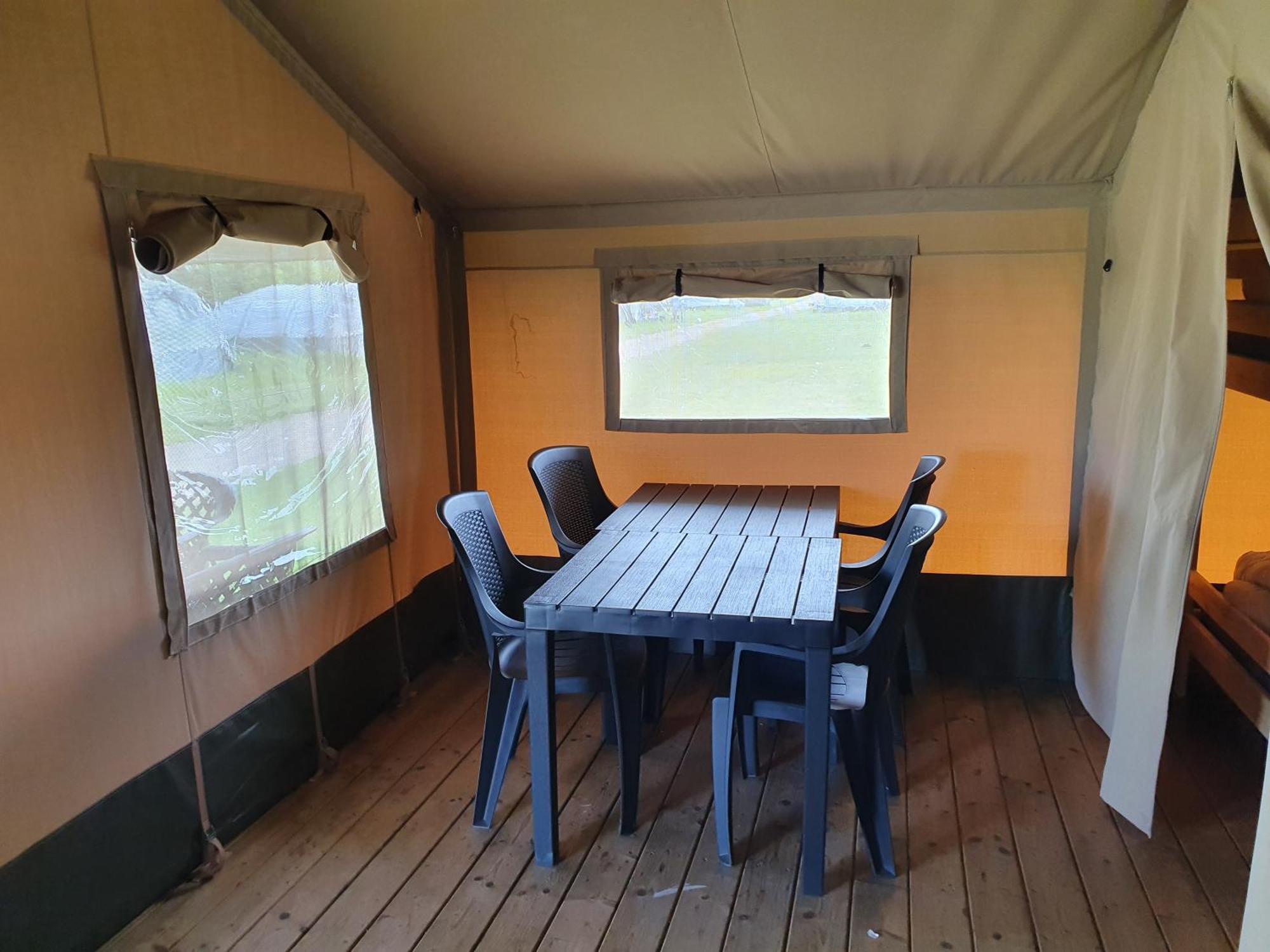 Camping De Oude Rijn Ter Aar Room photo